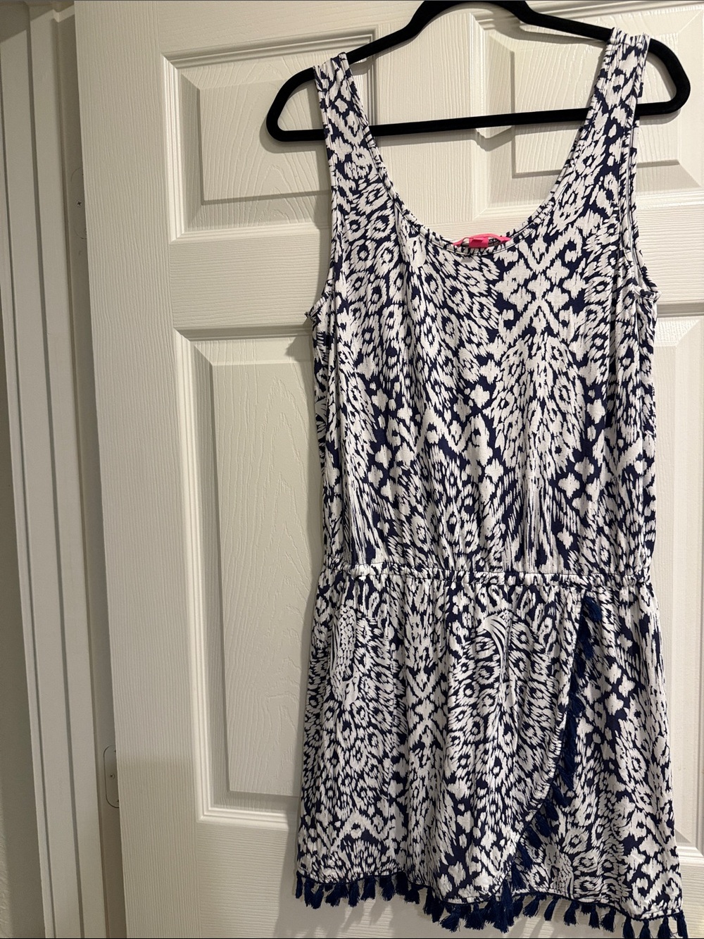 Lilly Pulitzer Size Large Navy and White Printed Romper